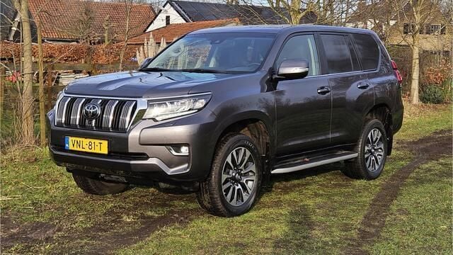 Grijs Gebruikt 2022 Toyota Land Cruiser SUV | € 53.950 (Eerlijke prijs) - Afbeelding 1/4