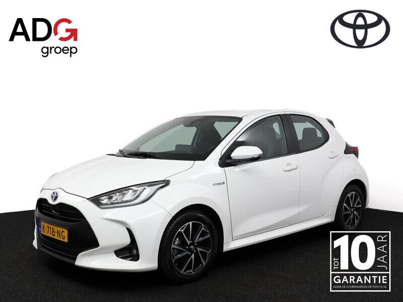 Wit Gebruikt 2021 Toyota Yaris Hybrid Hatchback | € 20.900 (Eerlijke prijs) - Afbeelding 1/4