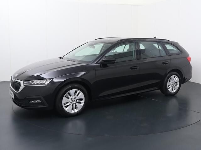 Zwart Occasion 2024 Skoda Octavia Ambition Stationwagen | € 22.940 (Goede deal) - Afbeelding 1/4