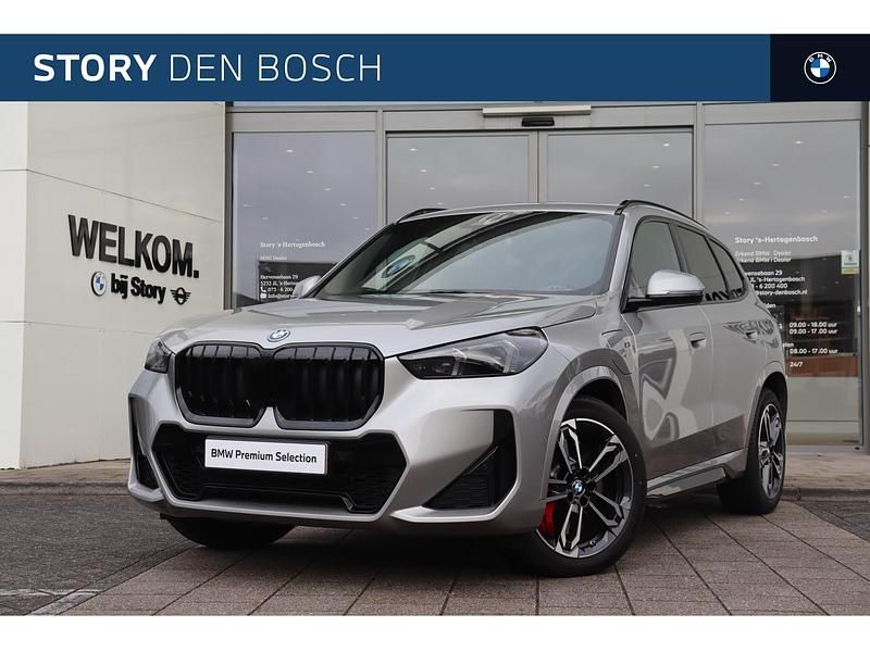 Zilver Gebruikt 2025 BMW X1 Comfort Edition SUV | € 65.342 - Afbeelding 1/4