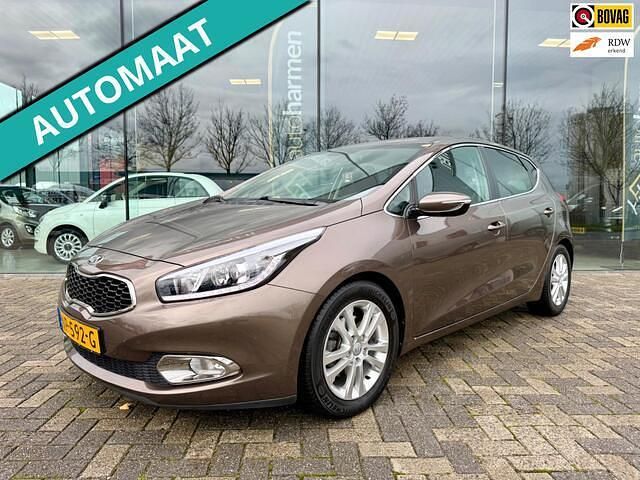 Bruin Gebruikt 2013 Kia Ceed Plus Hatchback | € 12.445 (Iets duurder) - Afbeelding 1/4