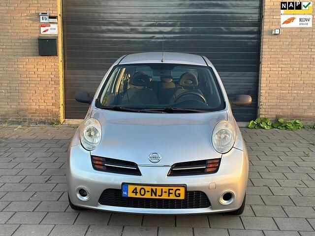 Grijs Gebruikt 2003 Nissan Micra Visia Hatchback | € 1.500 (Eerlijke prijs) - Afbeelding 1/4