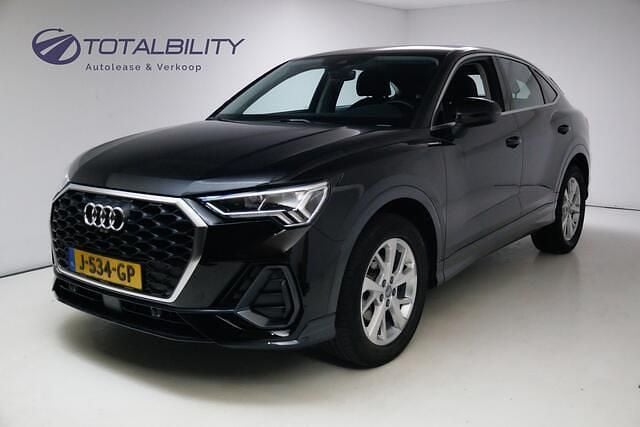 Zwart, metallic lak Gebruikt 2020 Audi Q3 Sportback Business SUV | € 37.450 (Eerlijke prijs) - Afbeelding 1/4