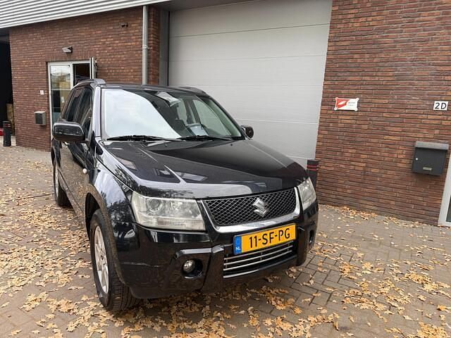 Zwart Gebruikt 2005 Suzuki Grand Vitara Exclusive SUV | € 4.999 (Goede deal) - Afbeelding 1/4