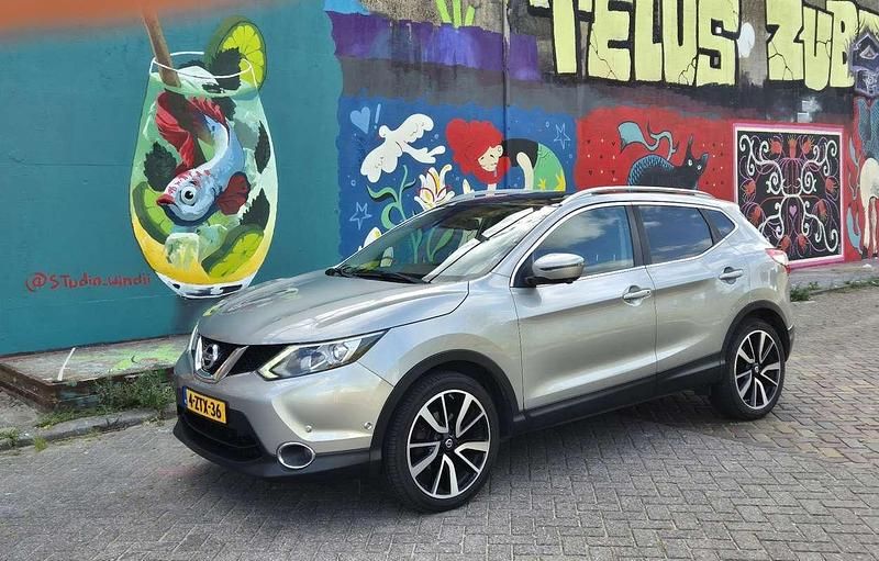 Zilver Gebruikt 2015 Nissan Qashqai Tekna SUV | € 9.450 (Super prijs) - Afbeelding 1/4