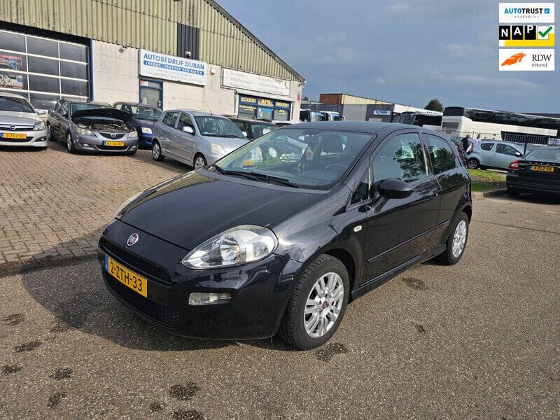 Zwart Occasion 2015 Fiat Punto Pop Hatchback | € 3.250 (Goede deal) - Afbeelding 1/4