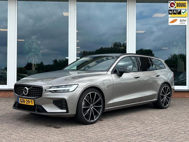 Grijs Gebruikt 2021 Volvo V60 R-Design Stationwagen | € 33.350 (Goede deal) - Afbeelding 1/4