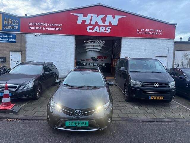 Grijs Occasion 2014 Toyota Auris Touring Sports Stationwagen | € 5.699 (Eerlijke prijs) - Afbeelding 1/4