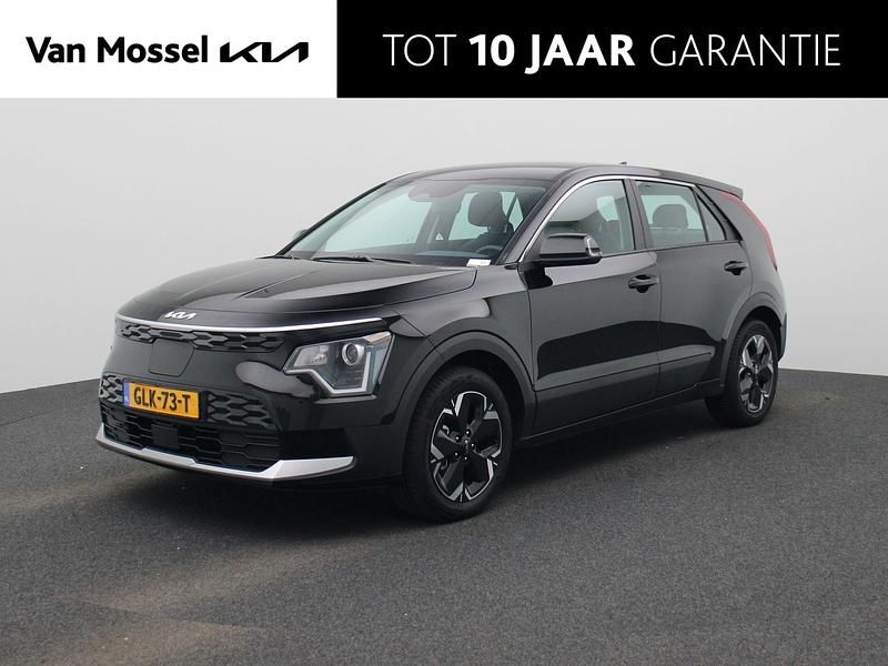 Zwart Gebruikt 2024 Kia Niro Light SUV | € 30.940 (Super prijs) - Afbeelding 1/2
