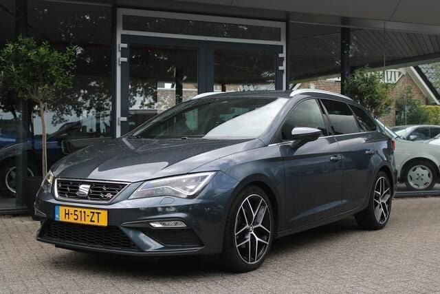 Grijs Gebruikt 2020 Seat Leon ST FR Stationwagen | € 17.990 (Iets duurder) - Afbeelding 1/4