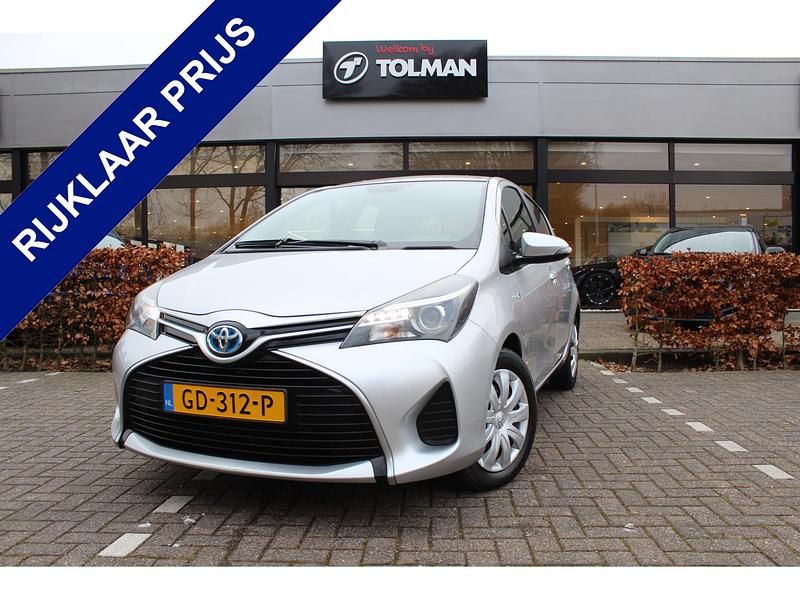 Occasion Toyota Yaris Hybrid 101 PK (74 kW) 2015 Zilver (metallic) Hatchback