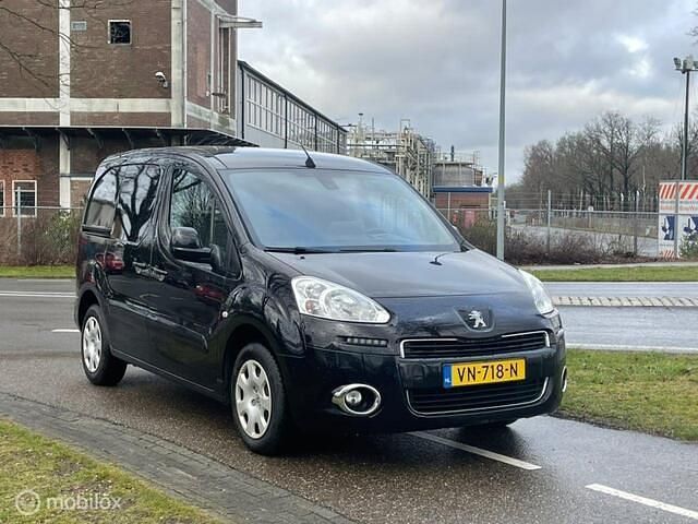 Zwart Gebruikt 2015 Peugeot Partner MPV | € 4.999 (Eerlijke prijs) - Afbeelding 1/4