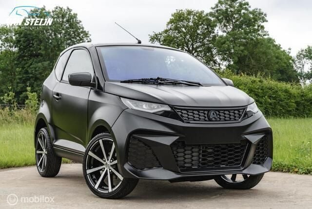 Zwart Nieuw 2024 Aixam City Hatchback | € 19.950 - Afbeelding 1/4