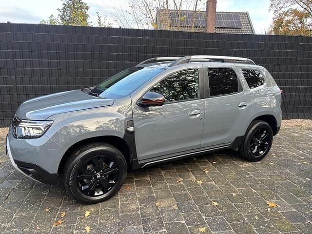 Grijs Gebruikt 2022 Dacia Duster Extreme SUV | € 22.950 (Goede deal) - Afbeelding 1/4