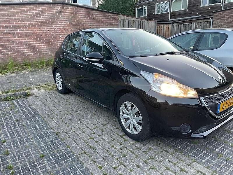 Zwart Gebruikt 2013 Peugeot 208 Active Hatchback | € 4.150 (Goede deal) - Afbeelding 1/4