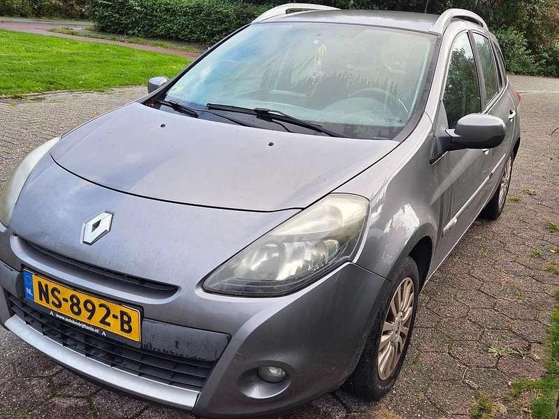 Grijs Gebruikt 2011 Renault Clio II Hatchback | € 2.450 (Eerlijke prijs) - Afbeelding 1/4
