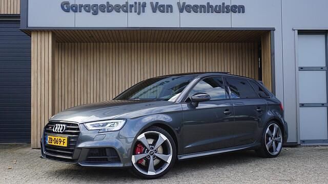 Grijs Gebruikt 2017 Audi S3 Sportback Proline Hatchback | € 27.900 - Afbeelding 1/4