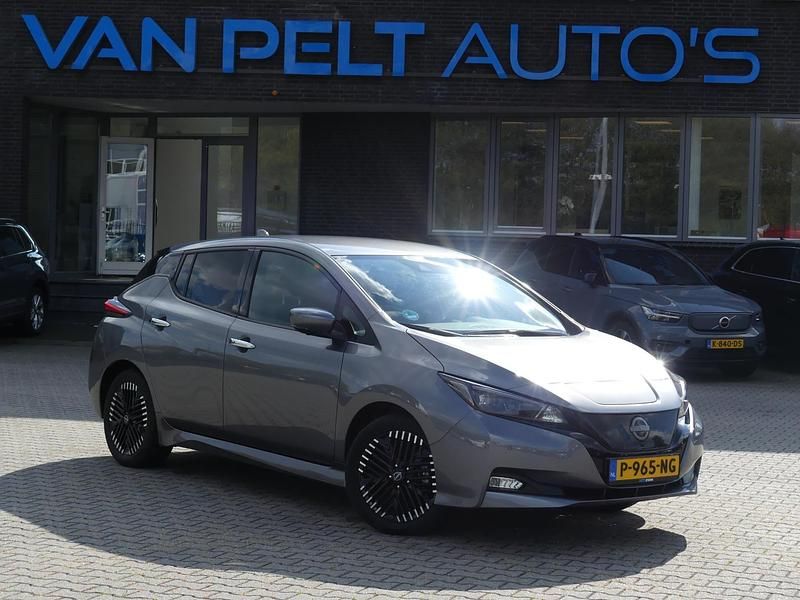 Grijs Gebruikt 2022 Nissan Leaf Tekna Hatchback | € 14.900 (Eerlijke prijs) - Afbeelding 1/4