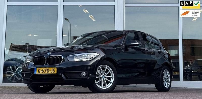Zwart Gebruikt 2016 BMW 118 Executive Hatchback | € 12.444 (Eerlijke prijs) - Afbeelding 1/4