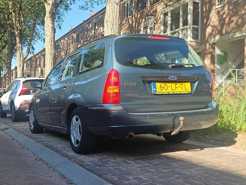 Groen Occasion 2002 Ford Focus Stationwagen | € 900 (Eerlijke prijs) - Afbeelding 1/4