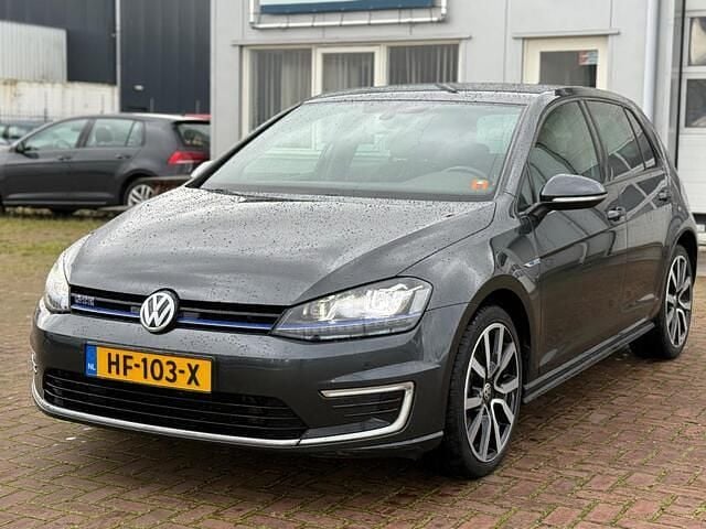 Zwart Gebruikt 2015 VW Golf VII GTE Hatchback | € 9.800 (Super prijs) - Afbeelding 1/4