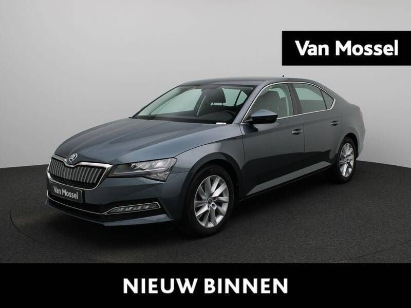 Grijs Gebruikt 2021 Skoda Superb Business Line Stationwagen | € 25.645 (Super prijs) - Afbeelding 1/3