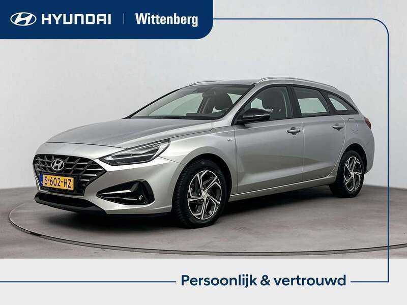 Grijs Gebruikt 2023 Hyundai i30 Comfort Stationwagen | € 19.900 (Eerlijke prijs) - Afbeelding 1/3