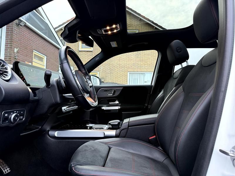 Occasion Mercedes EQB300 AMG line 167 kW (228 PK) 2022 Wit SUV