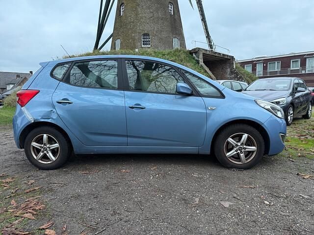 Blauw (metallic) Gebruikt 2012 Hyundai ix20 Hatchback | € 1.995 - Afbeelding 1/4