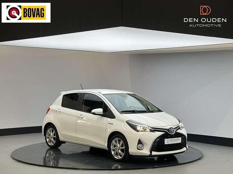 Wit Gebruikt 2015 Toyota Yaris Hybrid Comfort Hatchback | € 11.430 (Eerlijke prijs) - Afbeelding 1/4