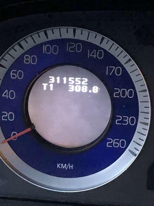 Grijs Occasion 2011 Volvo V70 Stationwagen | € 3.750 - Afbeelding 1/2