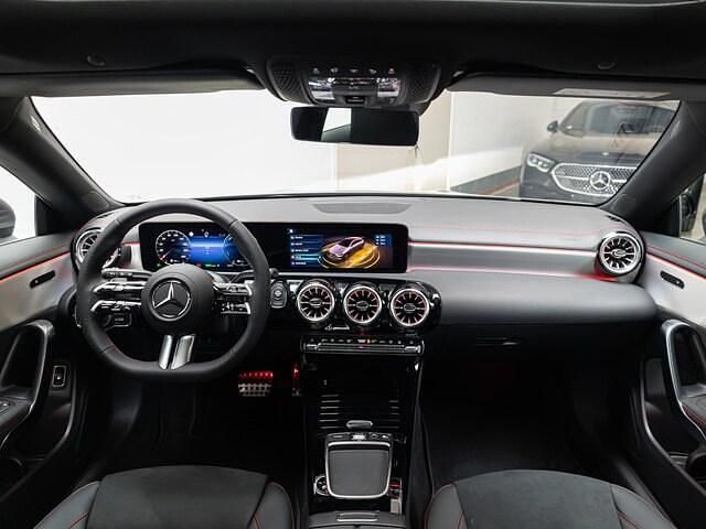 Occasion Mercedes CLA250e Shooting Brake Business 163 PK (119 kW) 2025 Grijs Stationwagen