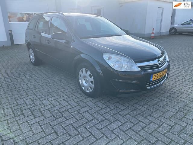 Zwart (metallic) Gebruikt 2008 Opel Astra Business Stationwagen | € 1.399 (Duur) - Afbeelding 1/4