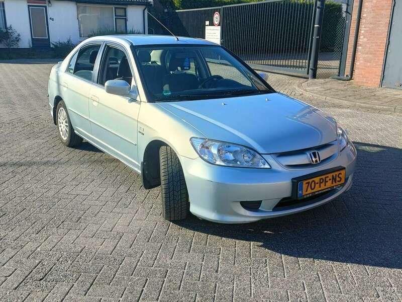 Zilver Gebruikt 2004 Honda Civic Sedan | € 2.299 - Afbeelding 1/4