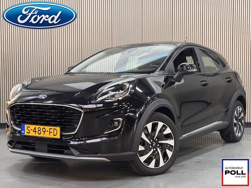 Zwart Gebruikt 2023 Ford Puma Titanium SUV | € 24.895 (Eerlijke prijs) - Afbeelding 1/4