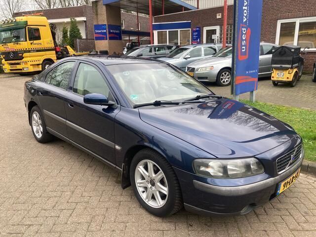 Blauw, metallic lak Gebruikt 2003 Volvo S60 Sedan | € 2.400 (Iets duurder) - Afbeelding 1/4
