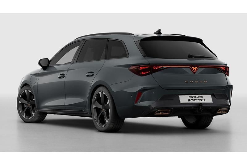 Nieuw Cupra Leon 2025 Fiord blue Stationwagen