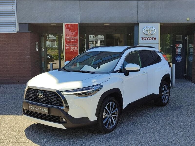 Wit Gebruikt 2024 Toyota Corolla Cross Style SUV | € 36.999 - Afbeelding 1/2