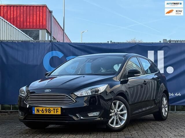 Zwart Occasion 2018 Ford Focus Titanium Hatchback | € 9.749 (Goede deal) - Afbeelding 1/4