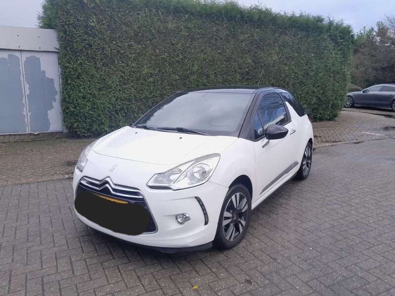 Wit Gebruikt 2012 Citroën DS3 So Chic Hatchback | € 5.500 (Iets duurder) - Afbeelding 1/4
