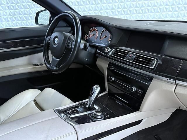 Occasion BMW 750 449 PK (330 kW) 2012 Grijs Sedan