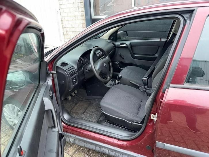 Occasion Opel Astra 84 PK (61 kW) 2003 Rood Hatchback