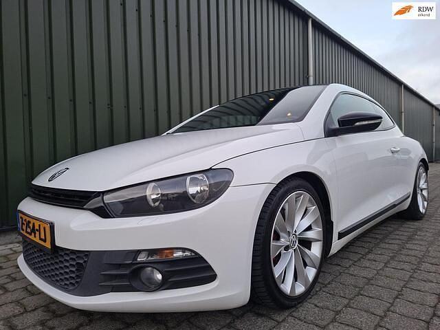Wit Gebruikt 2009 VW Scirocco Highline Coupé | € 8.499 (Eerlijke prijs) - Afbeelding 1/4