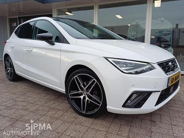 Wit Occasion 2018 Seat Ibiza FR Hatchback | € 12.900 (Super prijs) - Afbeelding 1/4