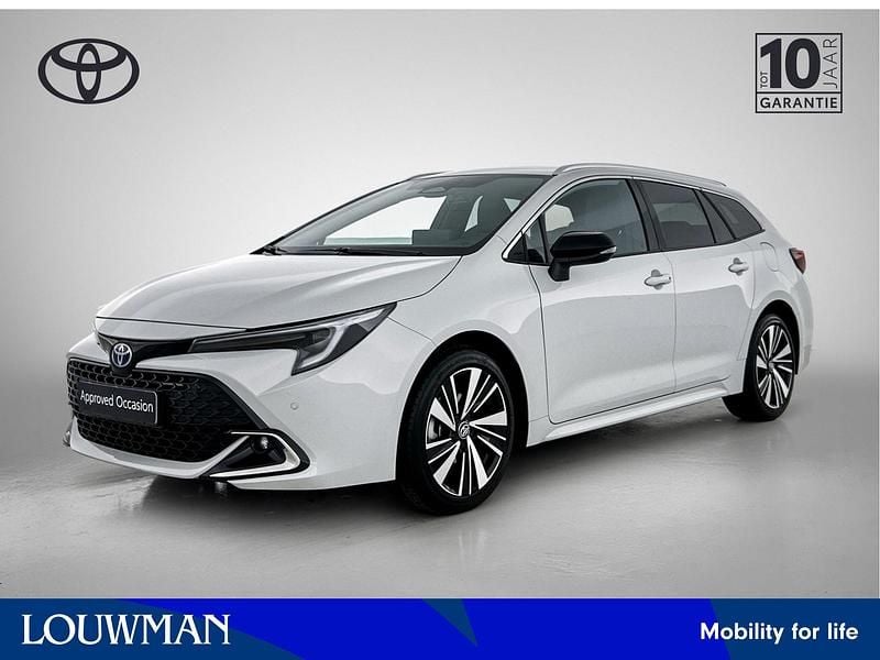 Grijs Occasion 2025 Toyota Corolla Hybrid Stationwagen | € 33.945 (Eerlijke prijs) - Afbeelding 1/4