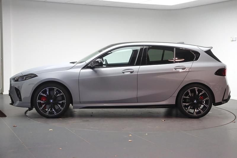 Occasion BMW 120 Executive 156 PK (114 kW) 2025 Grijs Hatchback