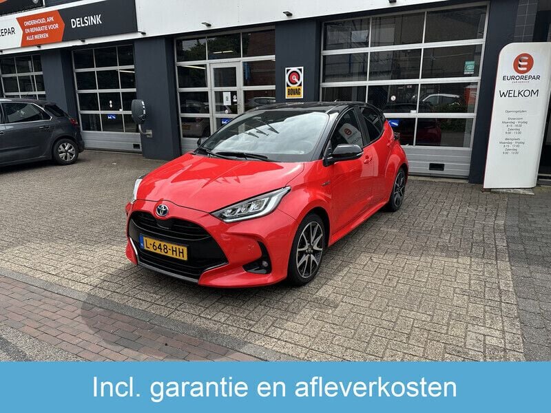Rood Gebruikt 2021 Toyota Yaris Hybrid Edition Hatchback | € 19.950 (Eerlijke prijs) - Afbeelding 1/4