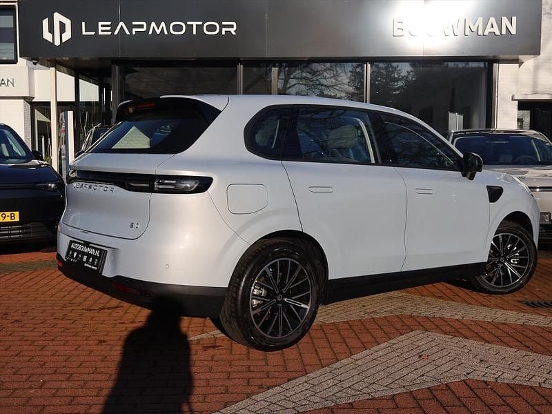 Nieuw Leapmotor B10 160 kW (218 PK) 2026 Grijs SUV