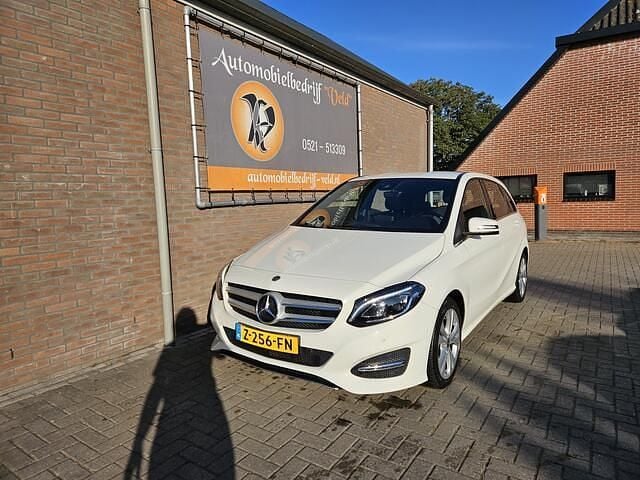 Wit Occasion 2018 Mercedes B220 MPV | € 18.445 (Iets duurder) - Afbeelding 1/4