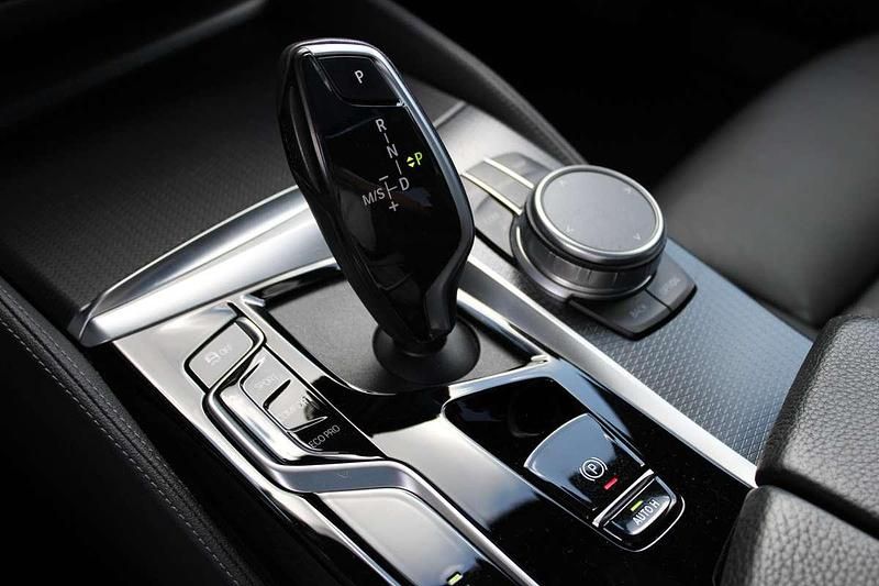 Occasion BMW 530 Executive 252 PK (185 kW) 2021 Blauw, metallic lak Sedan